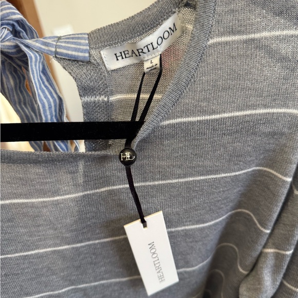 Heartloom open back bow sweater Size L - Picture 3 of 3